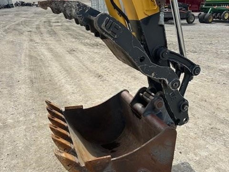komatsu-pc78mr-6-image-15