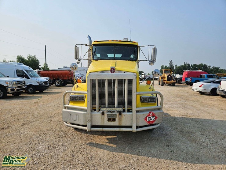 2009-kenworth-t800-image-13