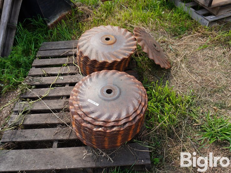 case-ih-330-image-2