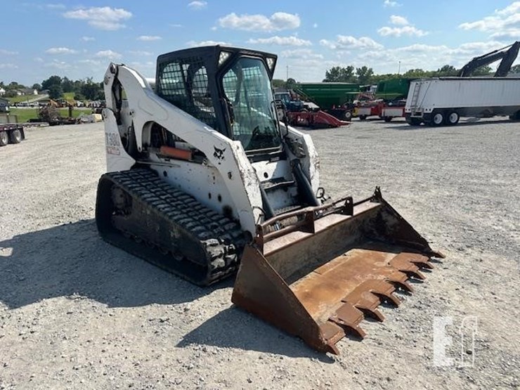 2007-bobcat-t300-image-7
