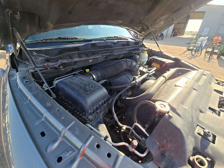 2012-ram-1500-laramie-image-22