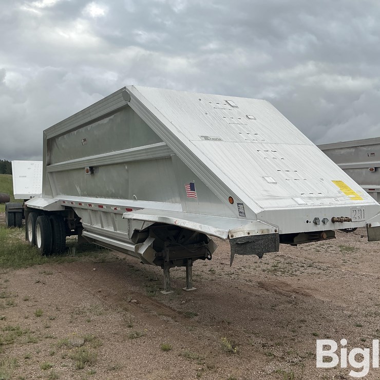 2003 TRAVIS 35 FT