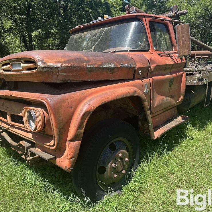 1963 CHEVROLET APACHE