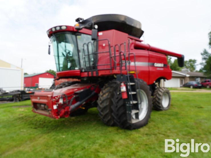 2010-case-ih-7120-image-1