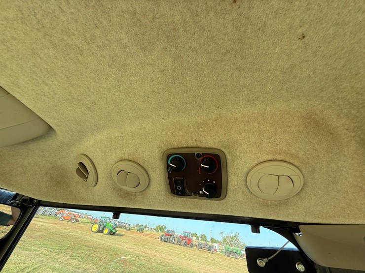 john-deere-4052r-image-25