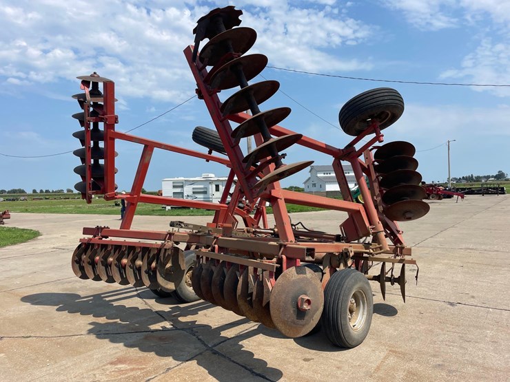 massey-ferguson-820-image-5