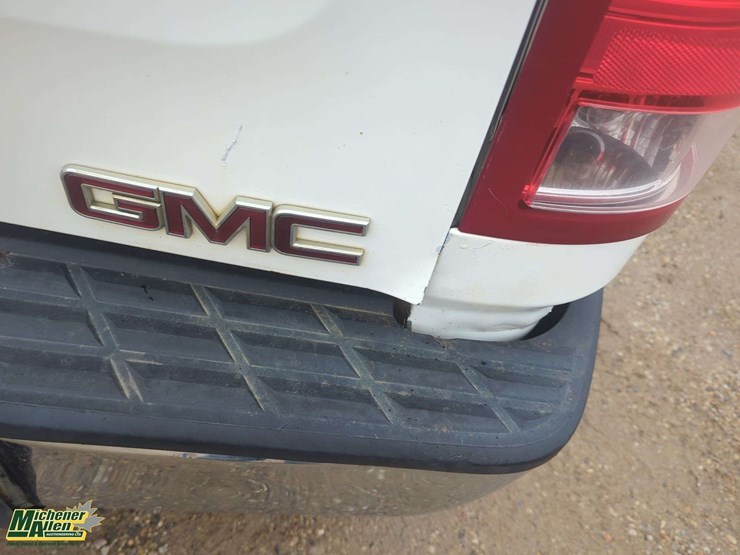 2013-gmc-sierra-1500-image-33
