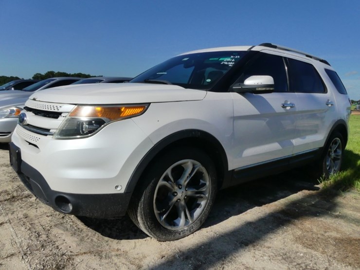 2012-ford-explorer-image-1