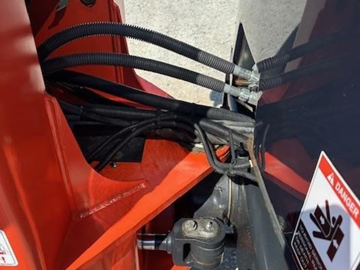 2020-kubota-r630-image-17