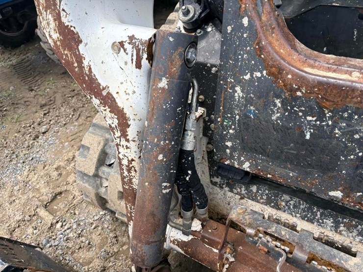 2020-bobcat-t66-image-23