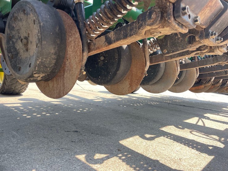 john-deere-1590-image-14