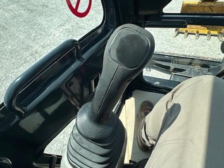 2014-deere-35g-image-27
