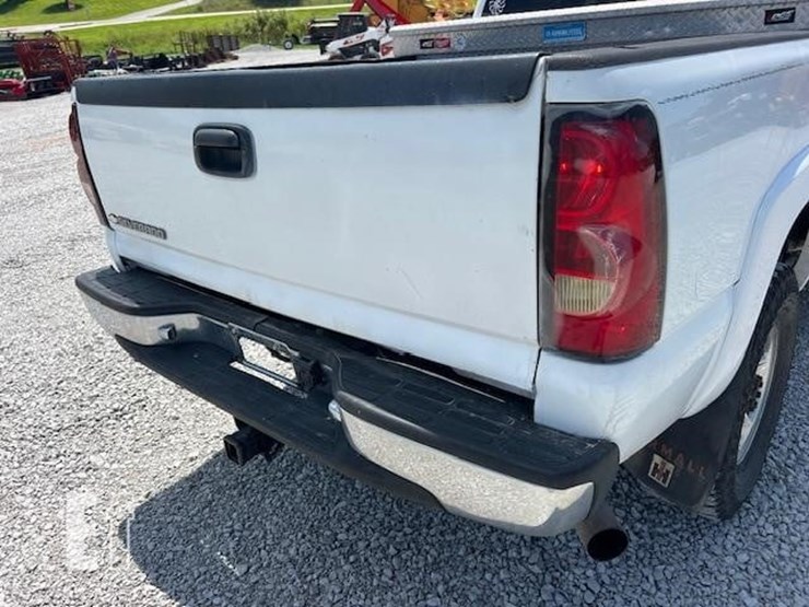 2007-chevrolet-silverado-2500hd-image-36