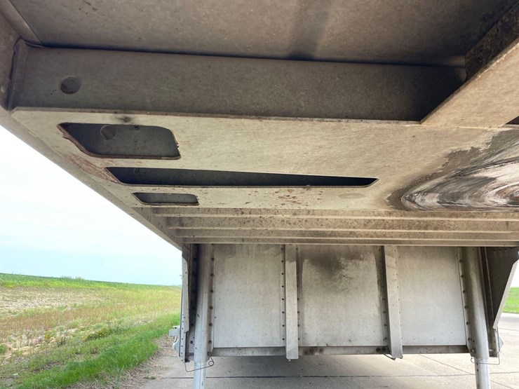 2021-eby-livestock-trailer-image-24