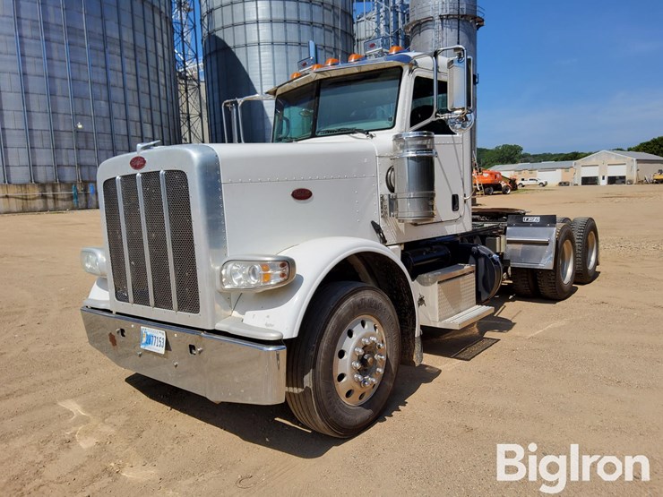 2013-peterbilt-388-image-1