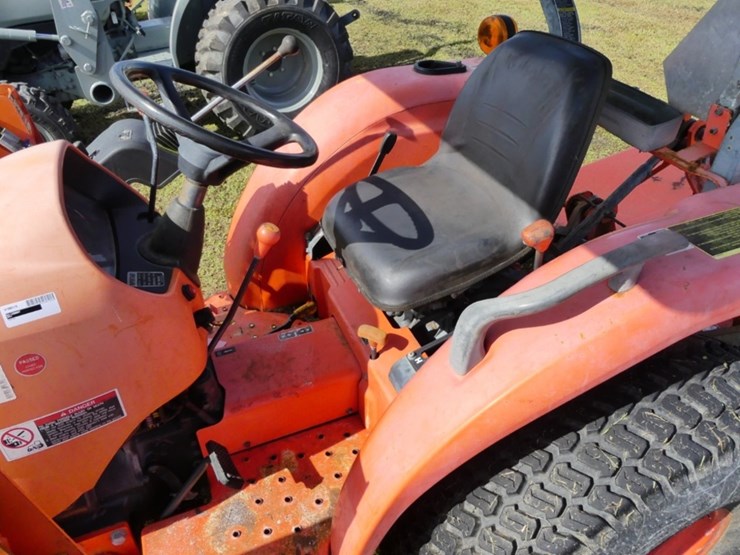 2011-kubota-l3200-image-11