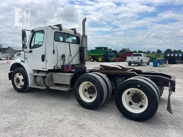 freightliner-business-class-m2-112-image-3