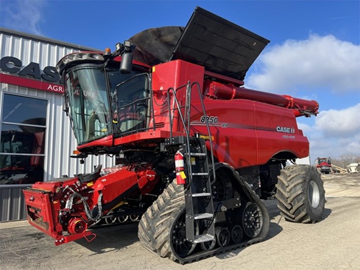 2022-case-ih-8250-image-2