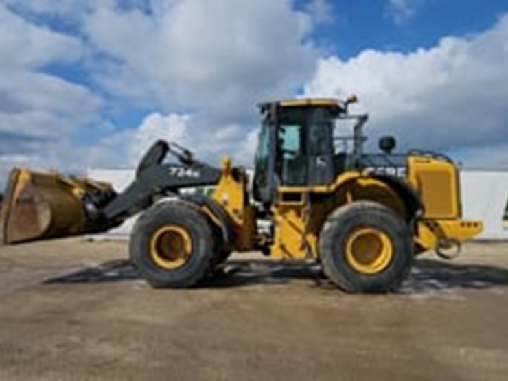 2017-deere-724k-image-5