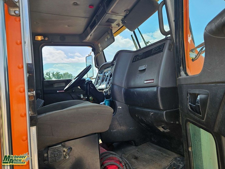 2010-kenworth-t800-image-40