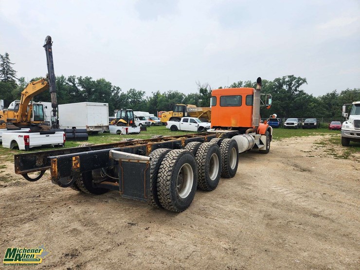 2009-kenworth-t800-image-3