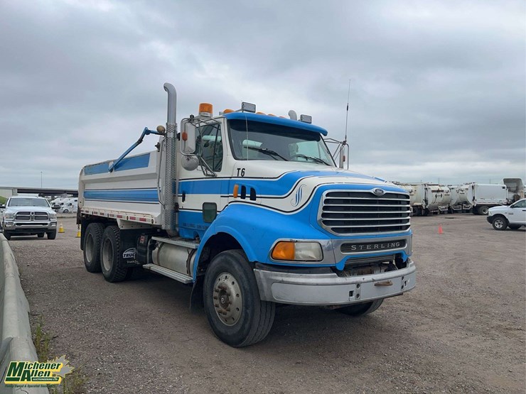 1998-ford-9500-image-17