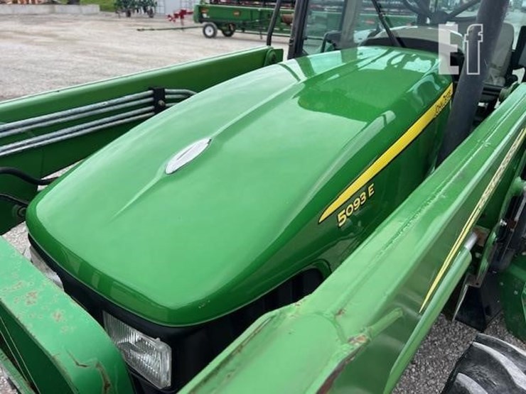 2009-john-deere-5093e-image-33