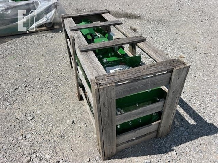 2022-john-deere-647-image-3
