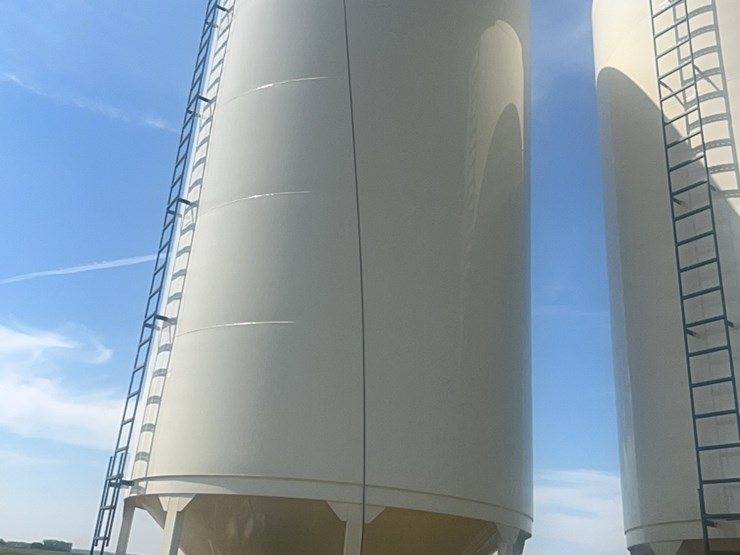 concept-5,000-bushel-hopper-bin,-fully-equipped-with-agi-grainguard-bin-fan-with-7.5-hp-three-phase-electric-motor-image-12