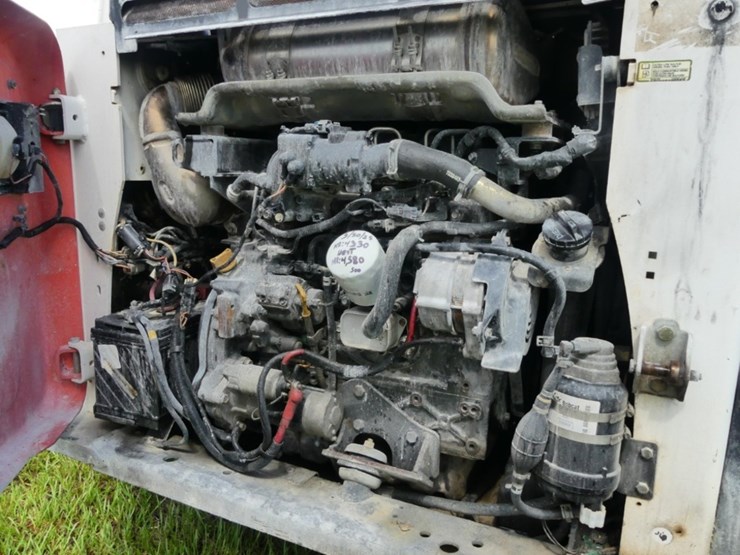 2016-bobcat-s850-image-9