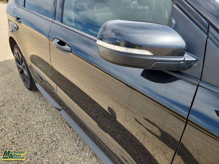 2015-ford-edge-image-29