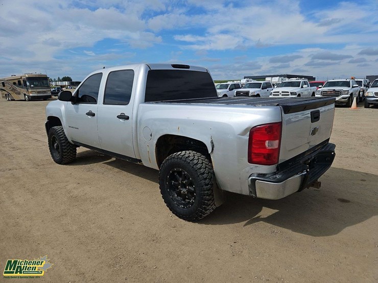 2010-chevrolet-silverado-1500-image-3