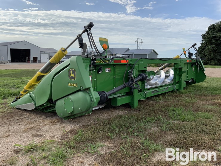 2017-john-deere-608c-image-7