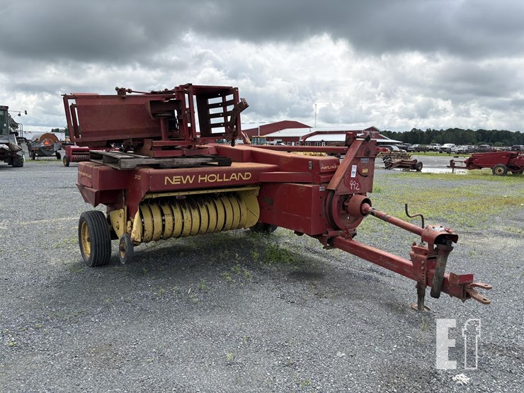 new-holland-310-image-1