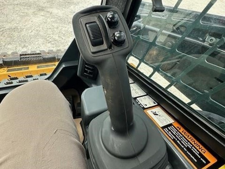 2022-deere-333g-image-21