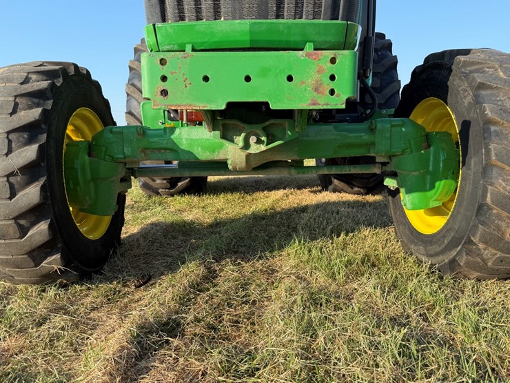 john-deere-4052r-image-8