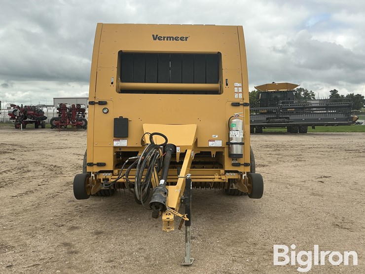 2019-vermeer-605n-image-2