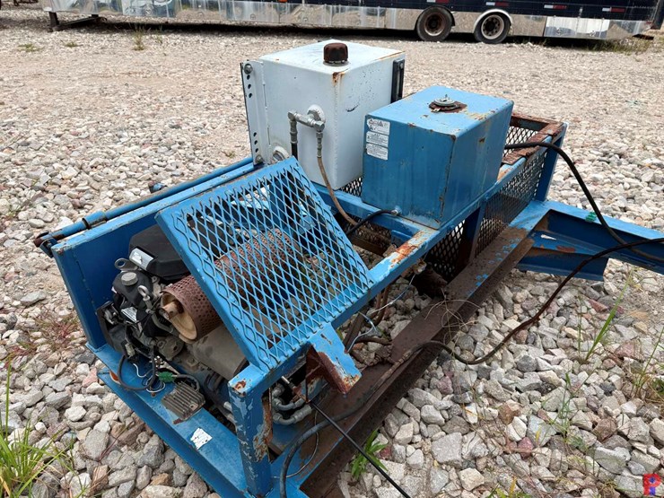 2014-luttrell-welding-services-19’-x-96”-t/a-bumper-pull-hydraulic-reel-trailer-image-10