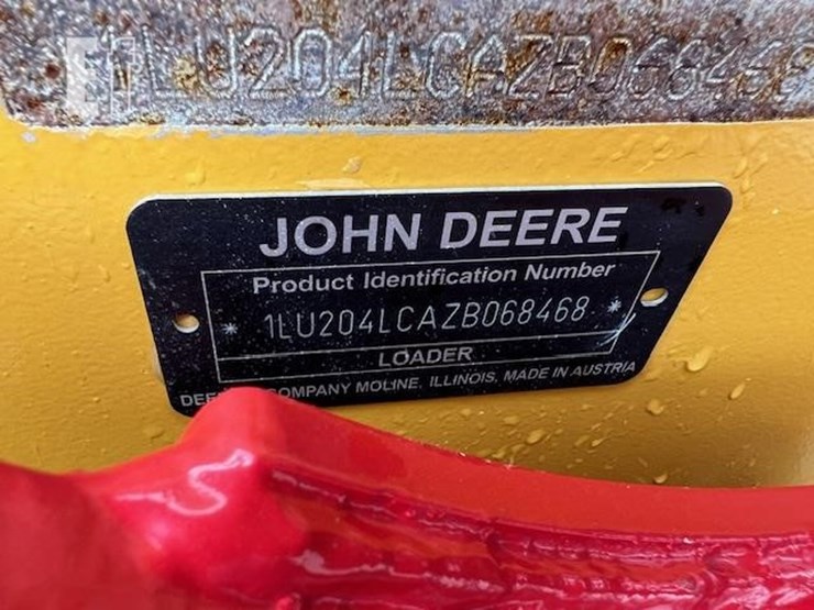 2020-deere-204l-image-29