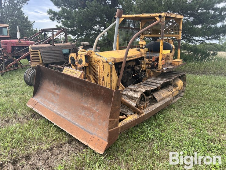 caterpillar-d6-image-1