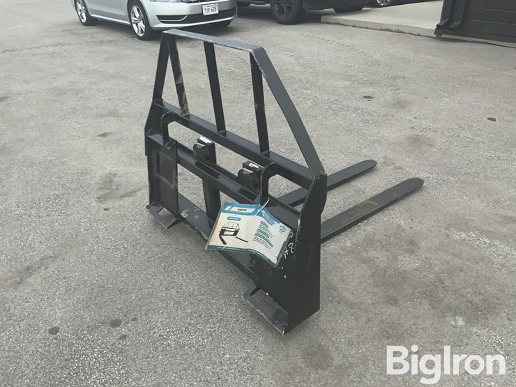 agt-saii00-48"-skid-steer-pallet-forks-&-mast-assembly-image-5