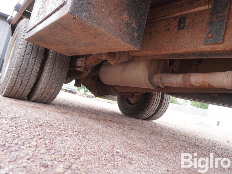 2001-chevrolet-silverado-3500-image-20