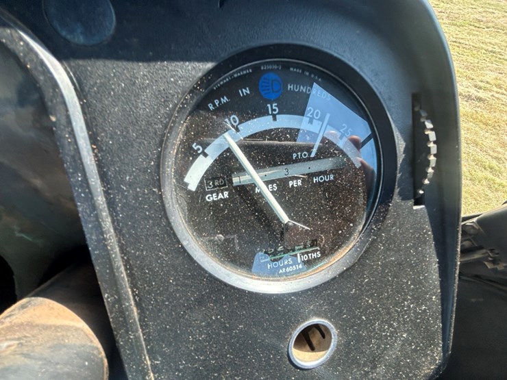 john-deere-4240-image-24