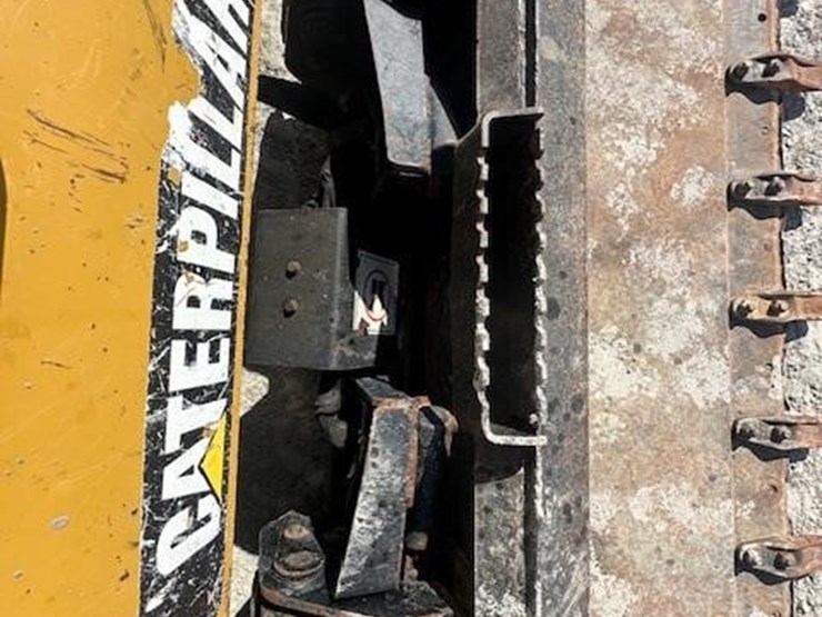 2013-caterpillar-287c2-image-11
