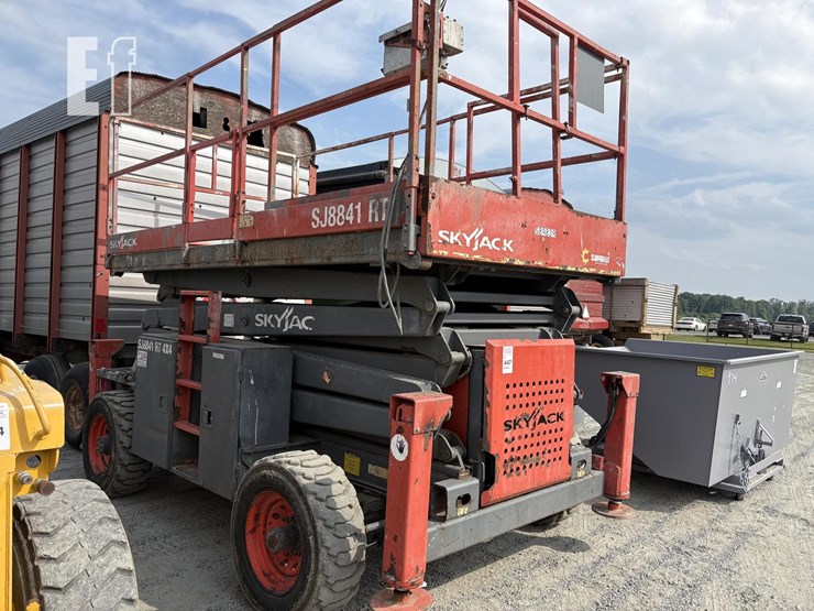2014-skyjack-sj8841rt-image-1