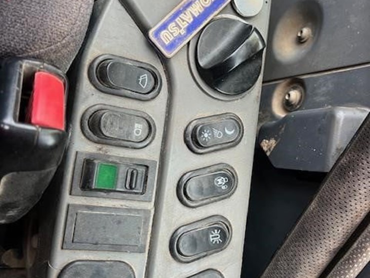 komatsu-pc210-lc-image-32