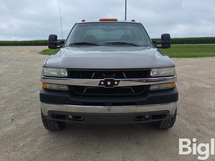 2002-chevrolet-silverado-2500-image-2