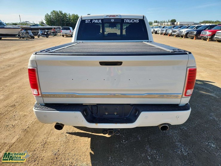 2016-ram-1500-laramie-image-17