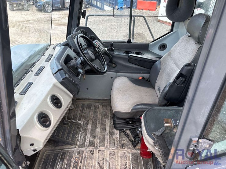 deere-410e-image-22