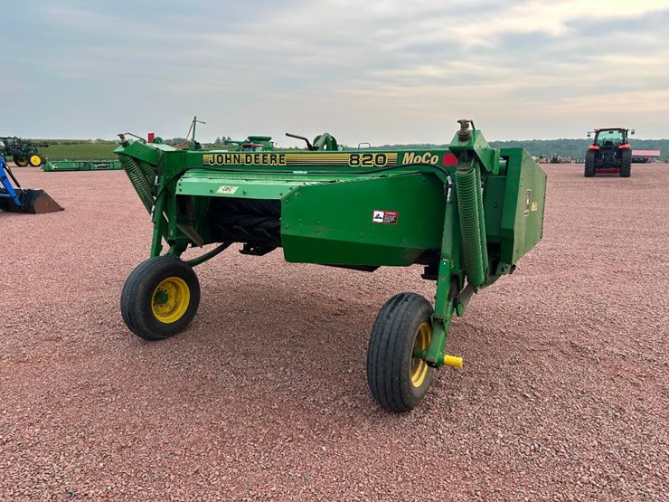 john-deere-820-image-4